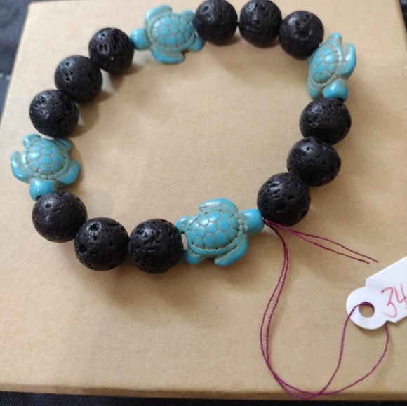 Artemis's Gems custom-made beaded bracelet with turquoise sea turtles/lava rock - Picture 2 of 3
